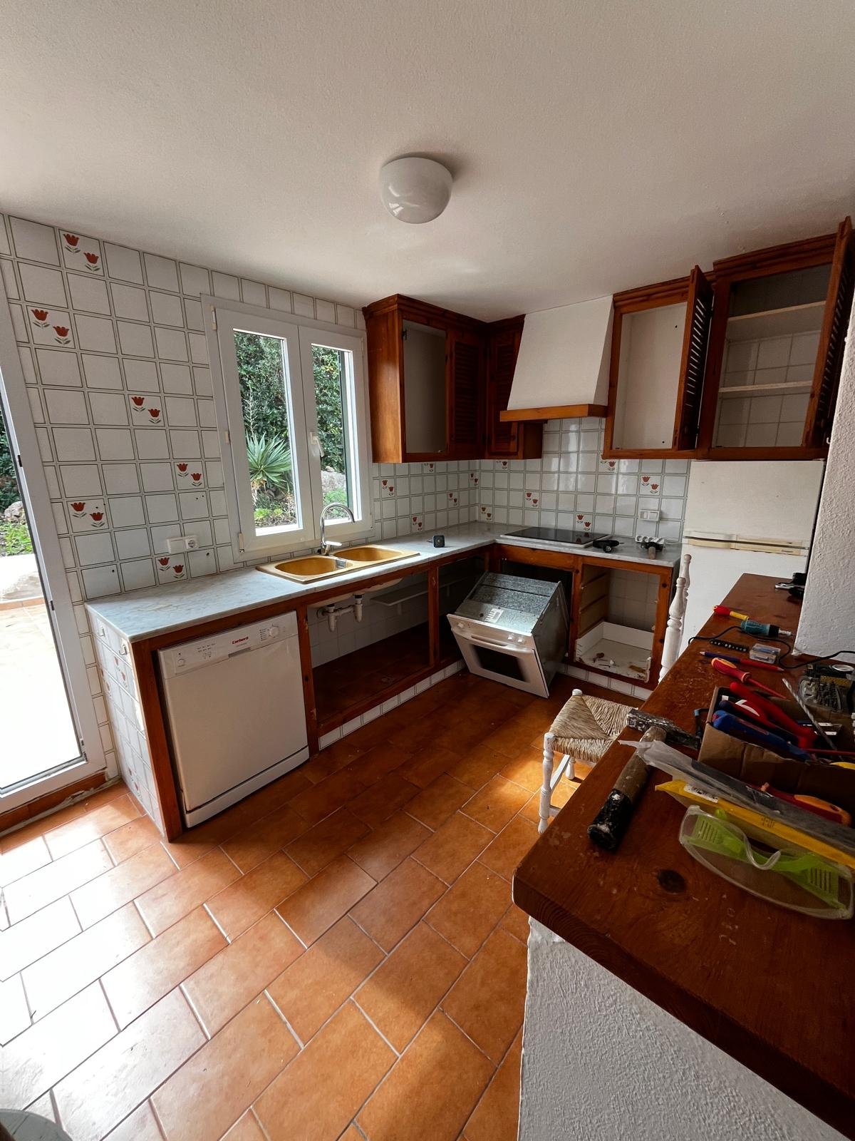 Cocina antes de la reforma en Arenal d'en Castell
